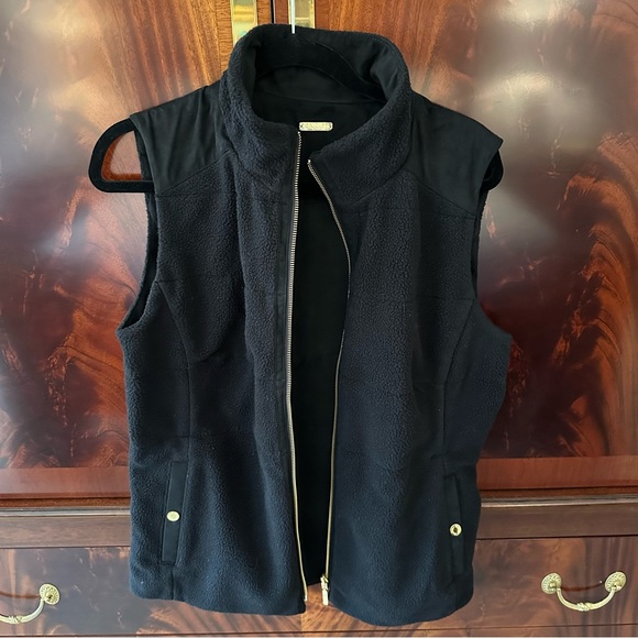 Lilly Pulitzer Skyden Suede Sherpa Reversible Vest - Picture 5 of 11